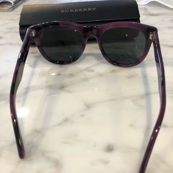 Burberry sunglasses - Picture 9 of 11